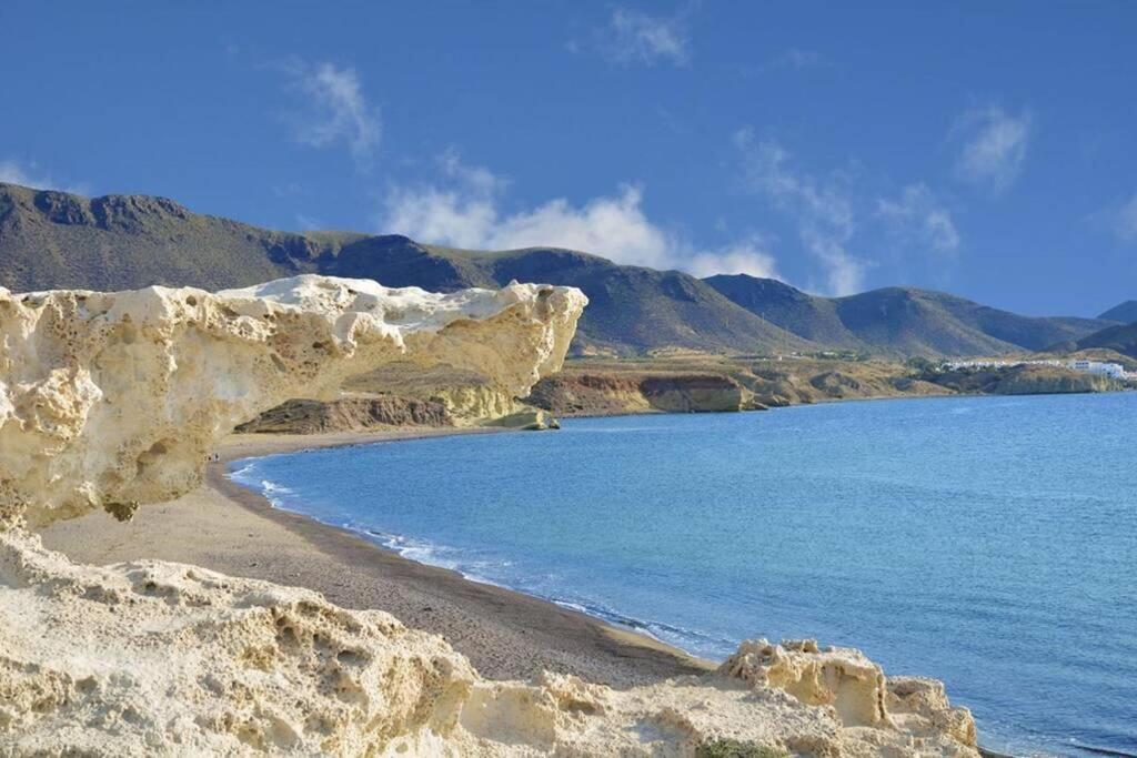 Ático con encanto en Cabo de Gata. A 100m de la playa. Carboneras Esterno foto